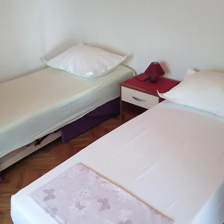 Taja Apartment